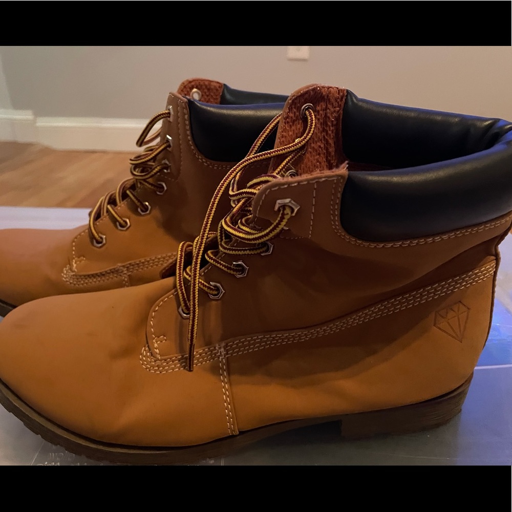 Beige boots